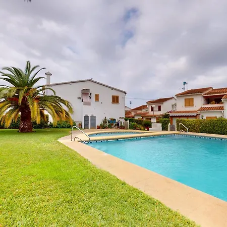 Sunny & Cool Bungalow Holiday home